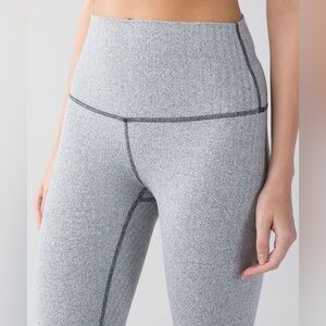 Lululemon Wunder Under High-Waisted Leggings in Heathered Herringbone Size 6